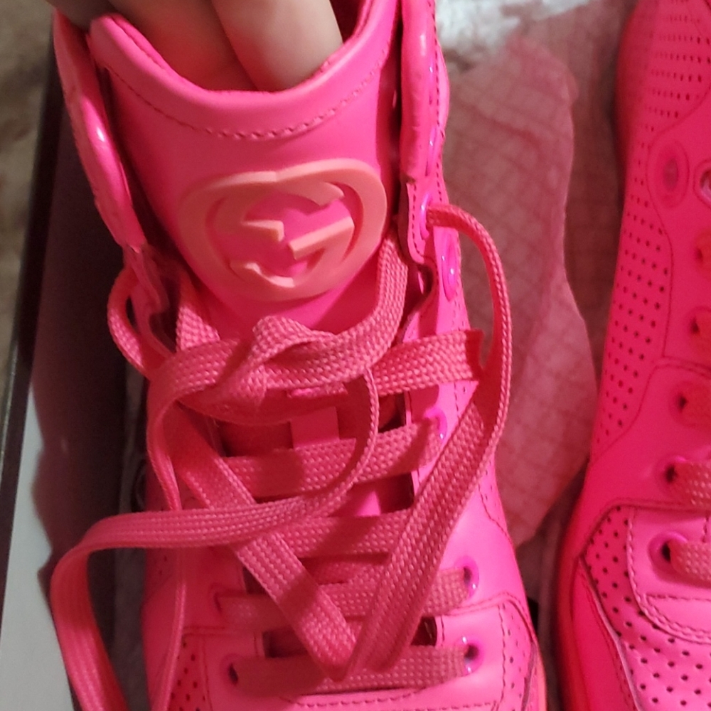 Authentic Gucci Sneakers pink. - Picture 2 of 5